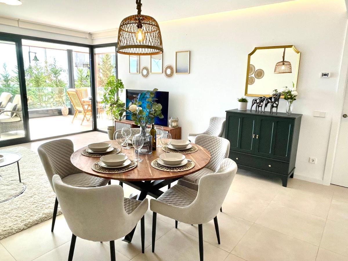 Luxury 3 Bedroom Apartment 300M From The Beach Fuengirola Exterior photo