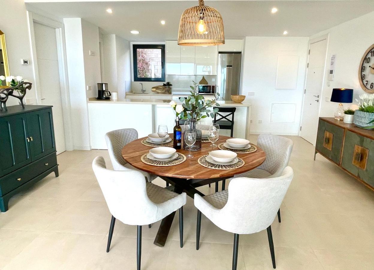 Luxury 3 Bedroom Apartment 300M From The Beach Fuengirola Exterior photo