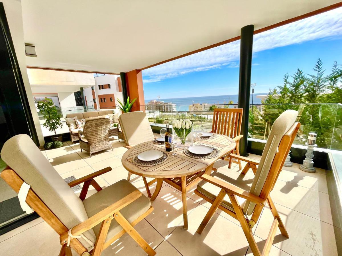 Luxury 3 Bedroom Apartment 300M From The Beach Fuengirola Exterior photo