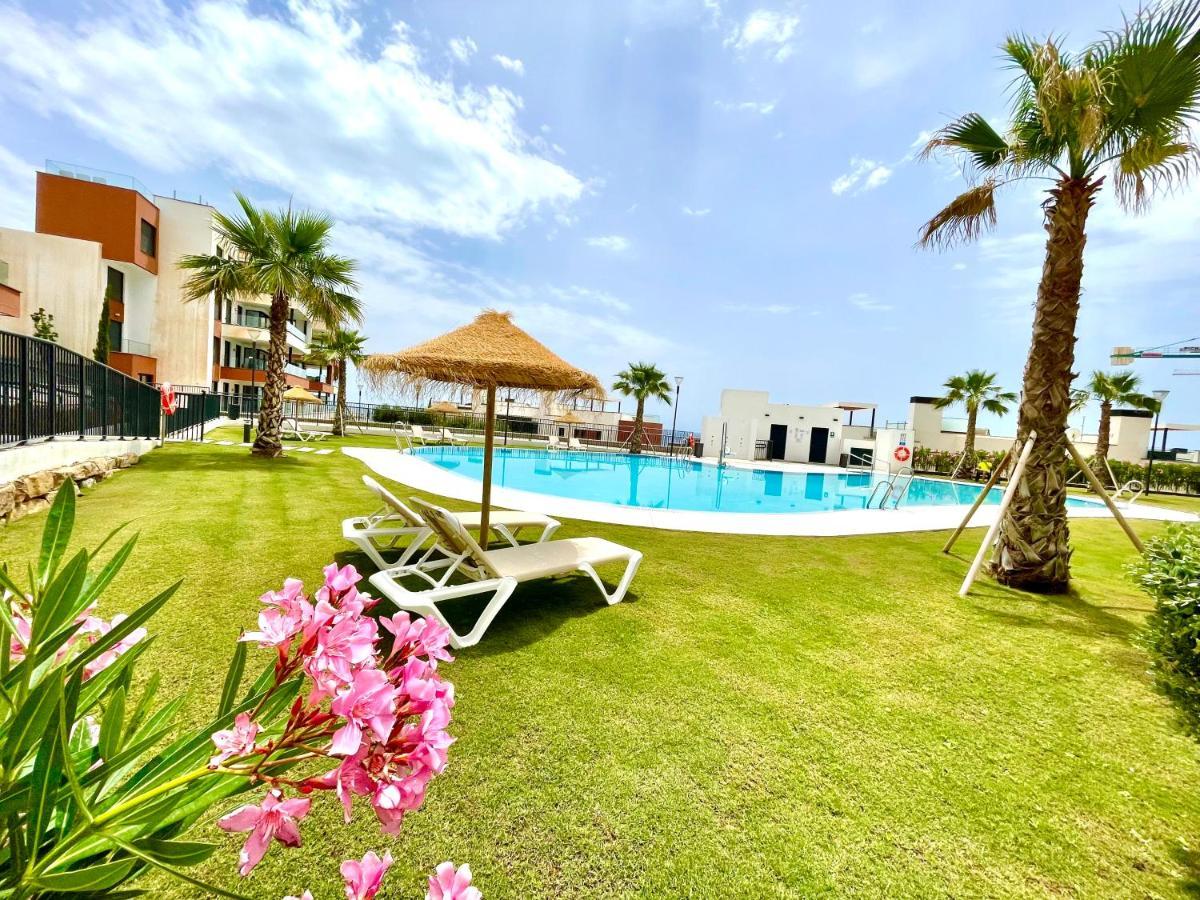 Luxury 3 Bedroom Apartment 300M From The Beach Fuengirola Exterior photo
