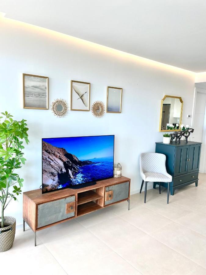 Luxury 3 Bedroom Apartment 300M From The Beach Fuengirola Exterior photo