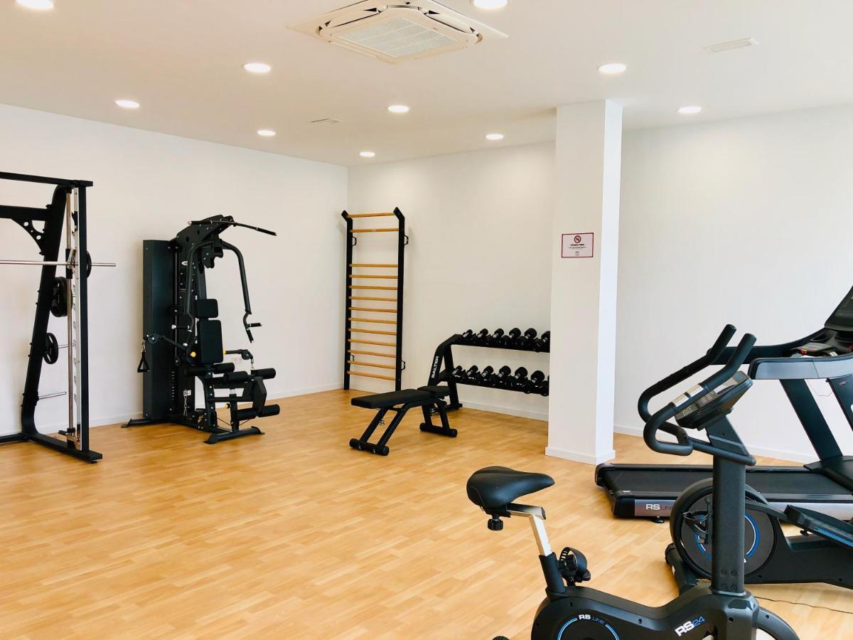 Luxury 3 Bedroom Apartment 300M From The Beach Fuengirola Exterior photo