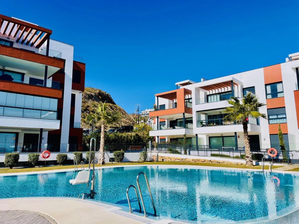 Luxury 3 Bedroom Apartment 300M From The Beach Fuengirola Exterior photo